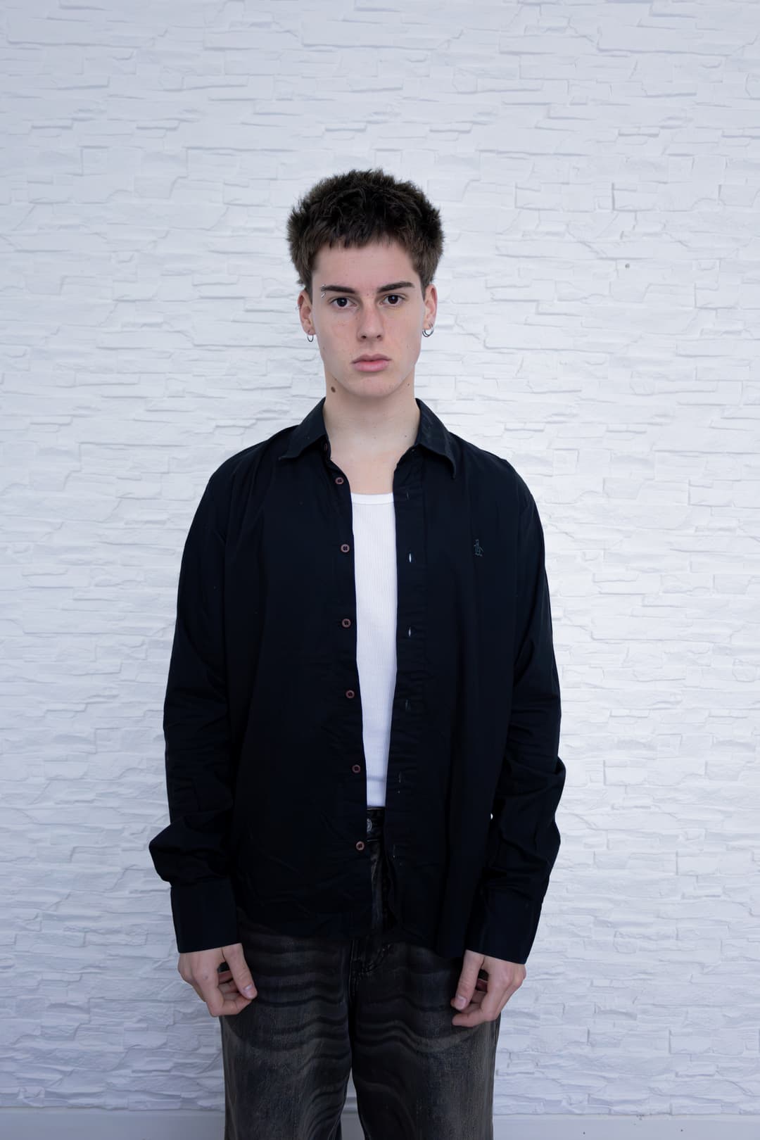 Camisa Penguin negra