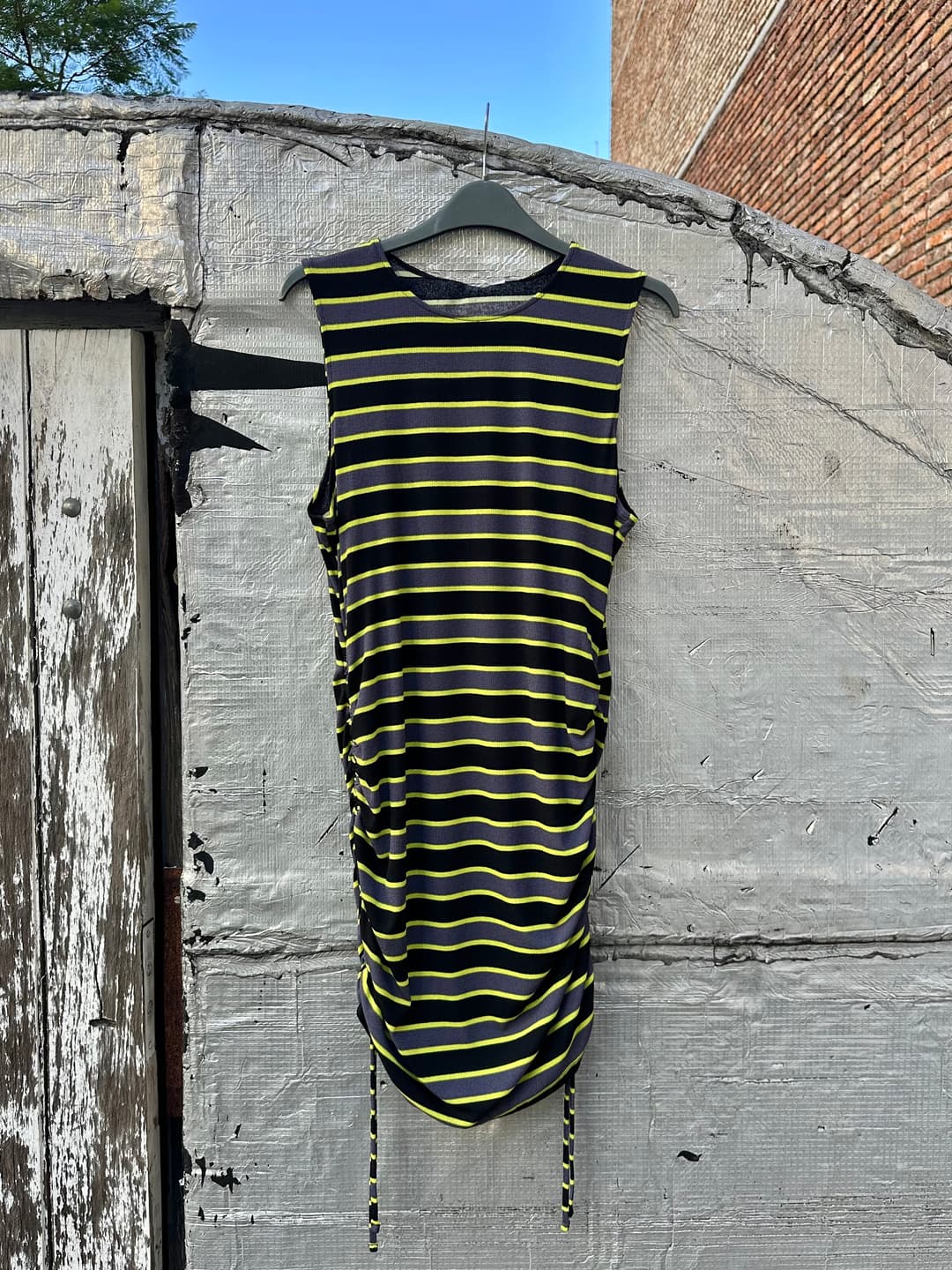 Vestido rayado ajustable