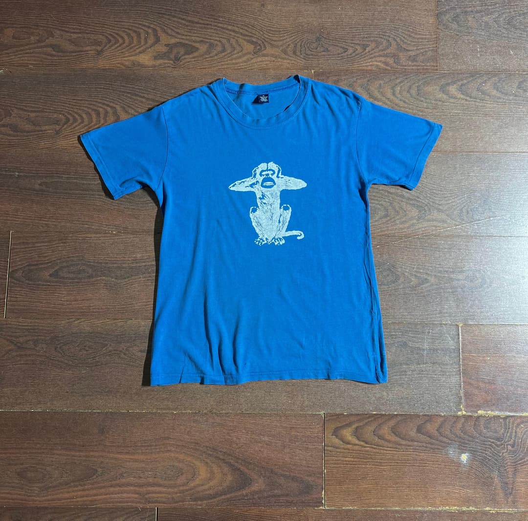 Remera grafica mono sordo