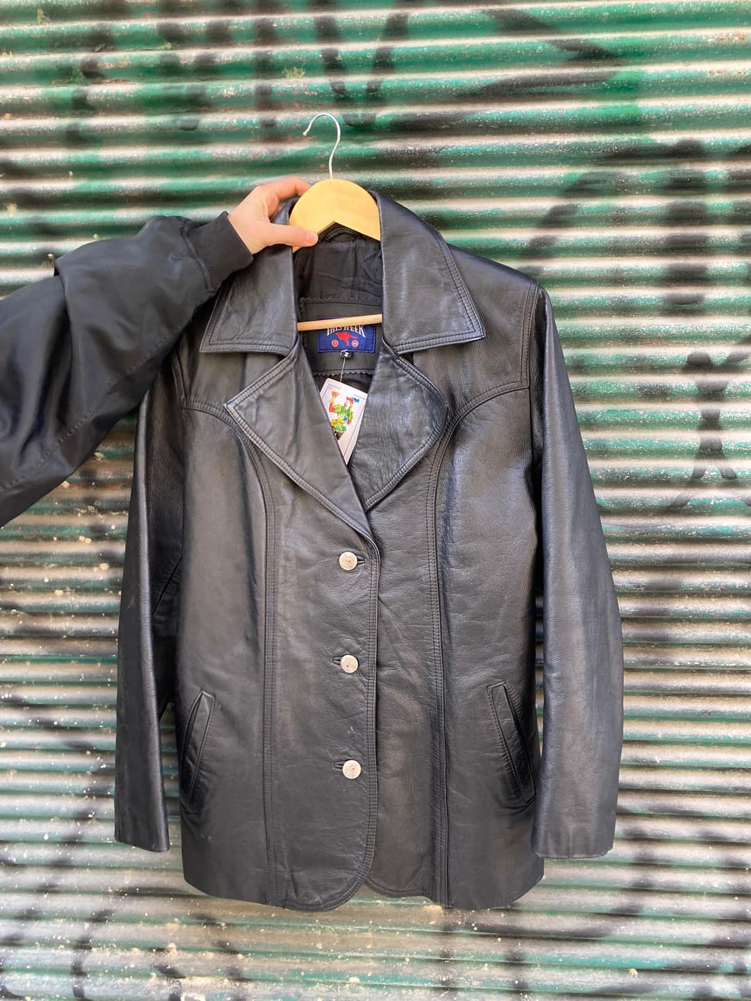 campera de cuero this week